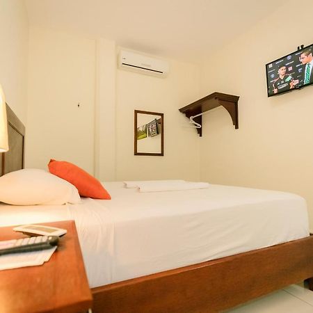 Hotel Mediterraneo Inn Santa Rosa de Lima Экстерьер фото