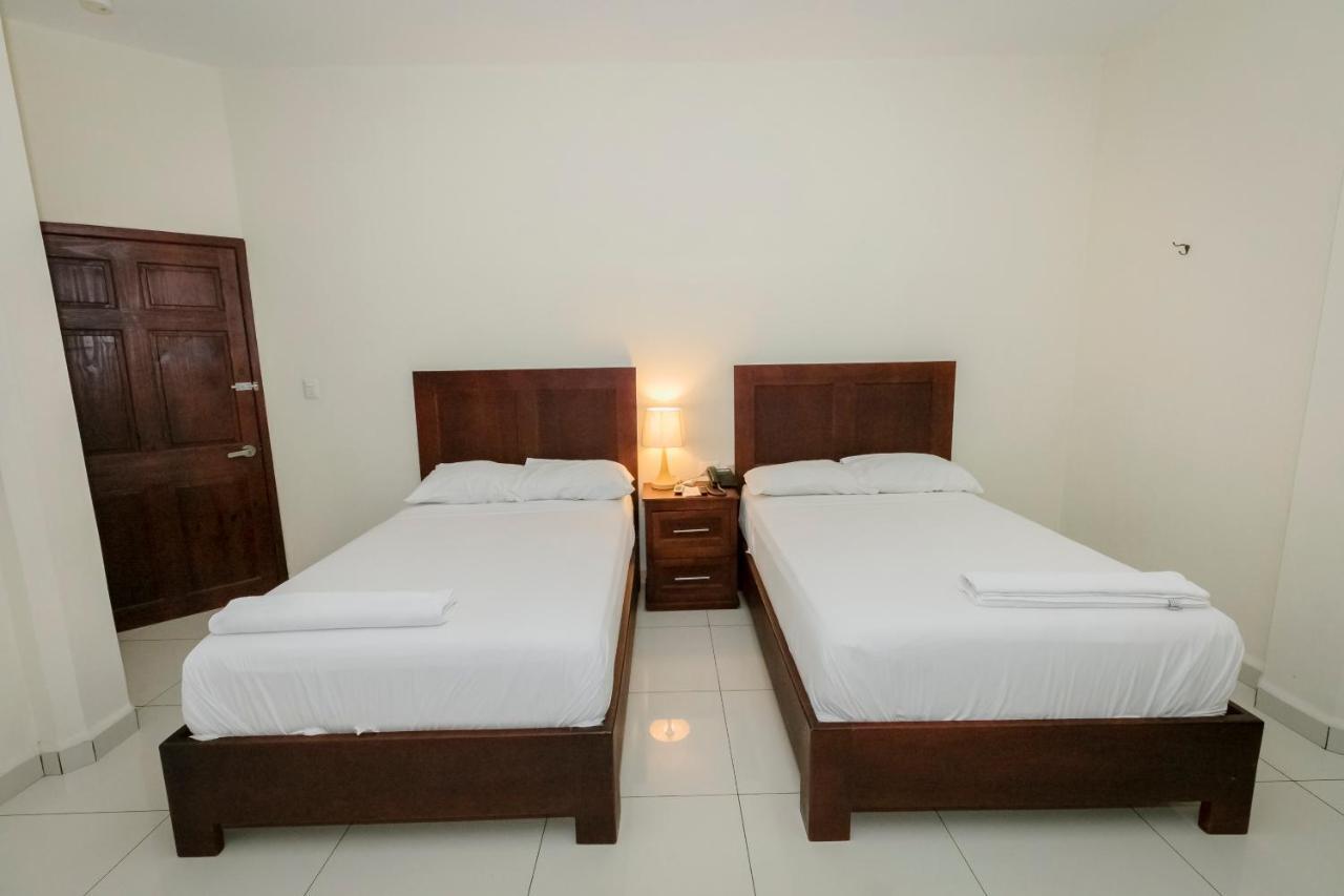 Hotel Mediterraneo Inn Santa Rosa de Lima Экстерьер фото