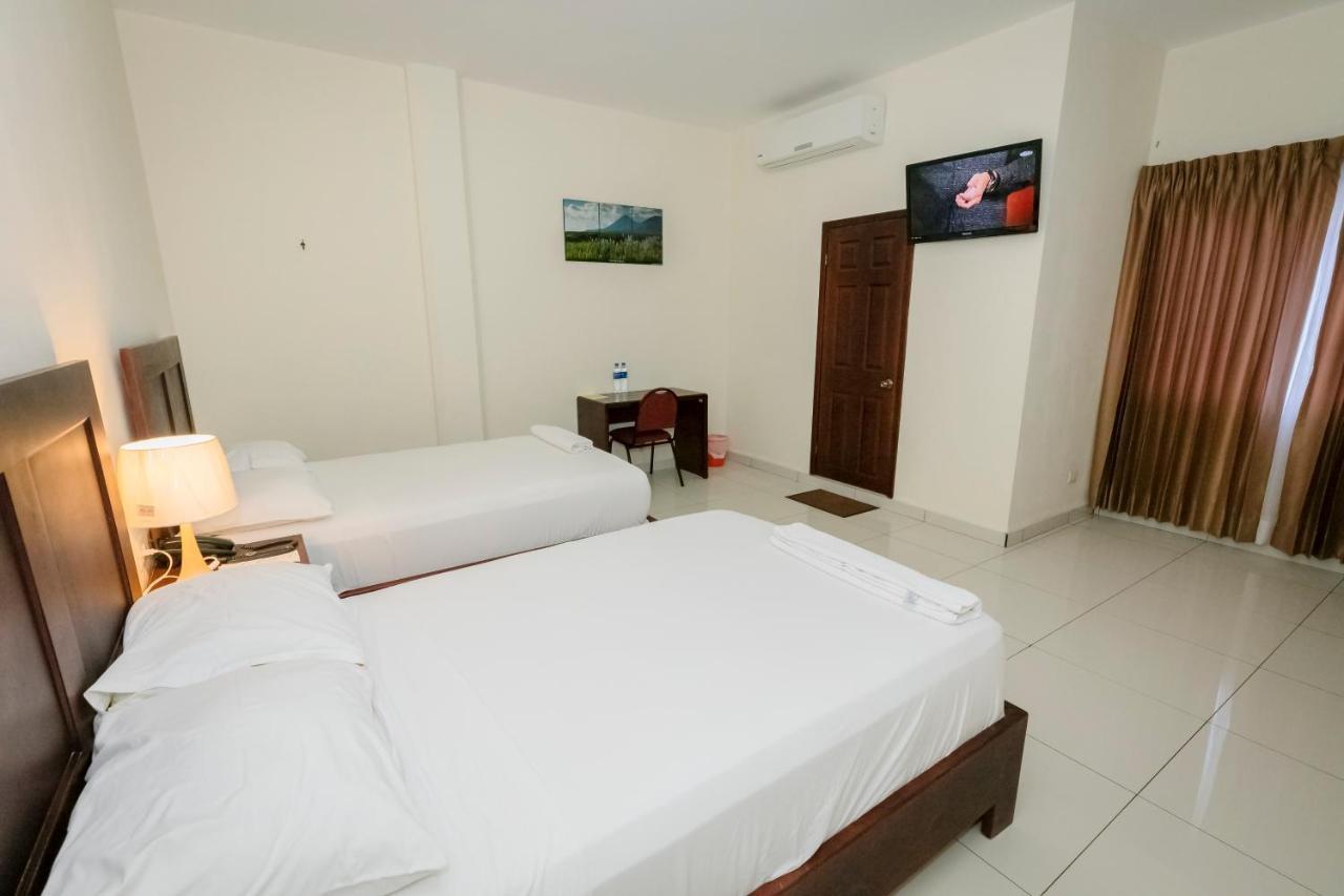 Hotel Mediterraneo Inn Santa Rosa de Lima Экстерьер фото