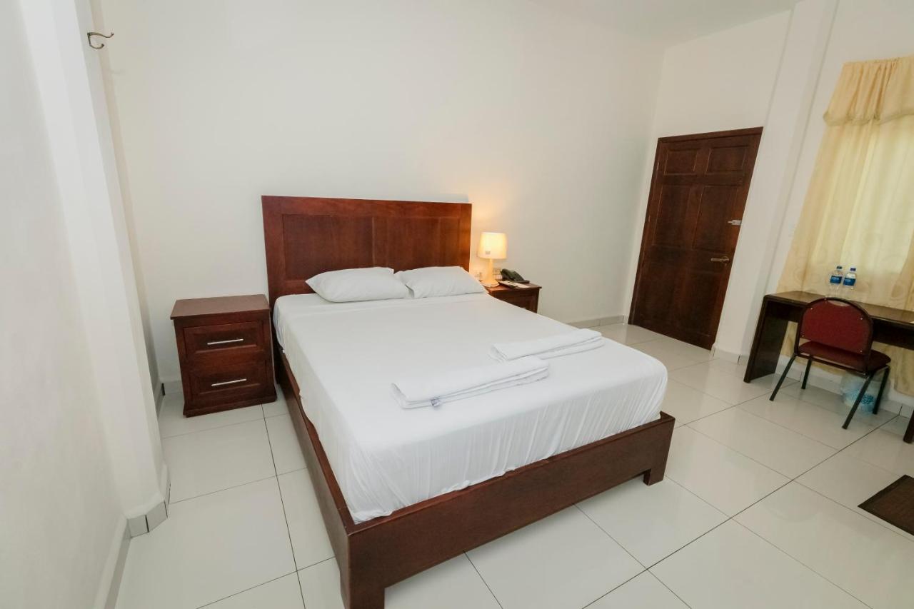 Hotel Mediterraneo Inn Santa Rosa de Lima Экстерьер фото