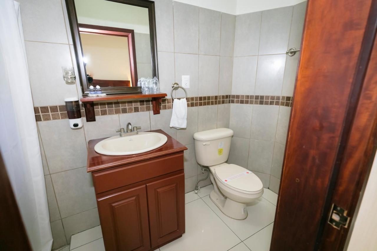 Hotel Mediterraneo Inn Santa Rosa de Lima Экстерьер фото