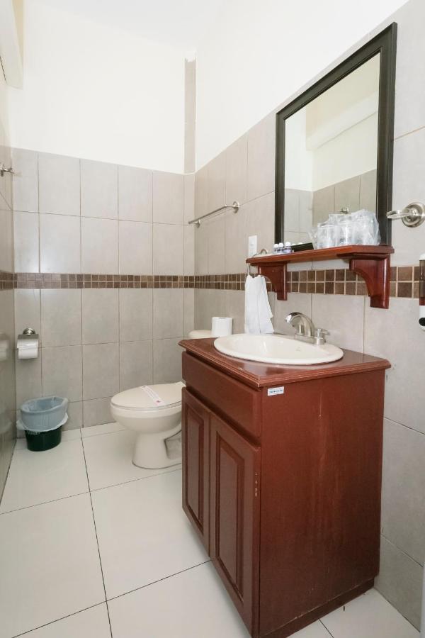 Hotel Mediterraneo Inn Santa Rosa de Lima Экстерьер фото