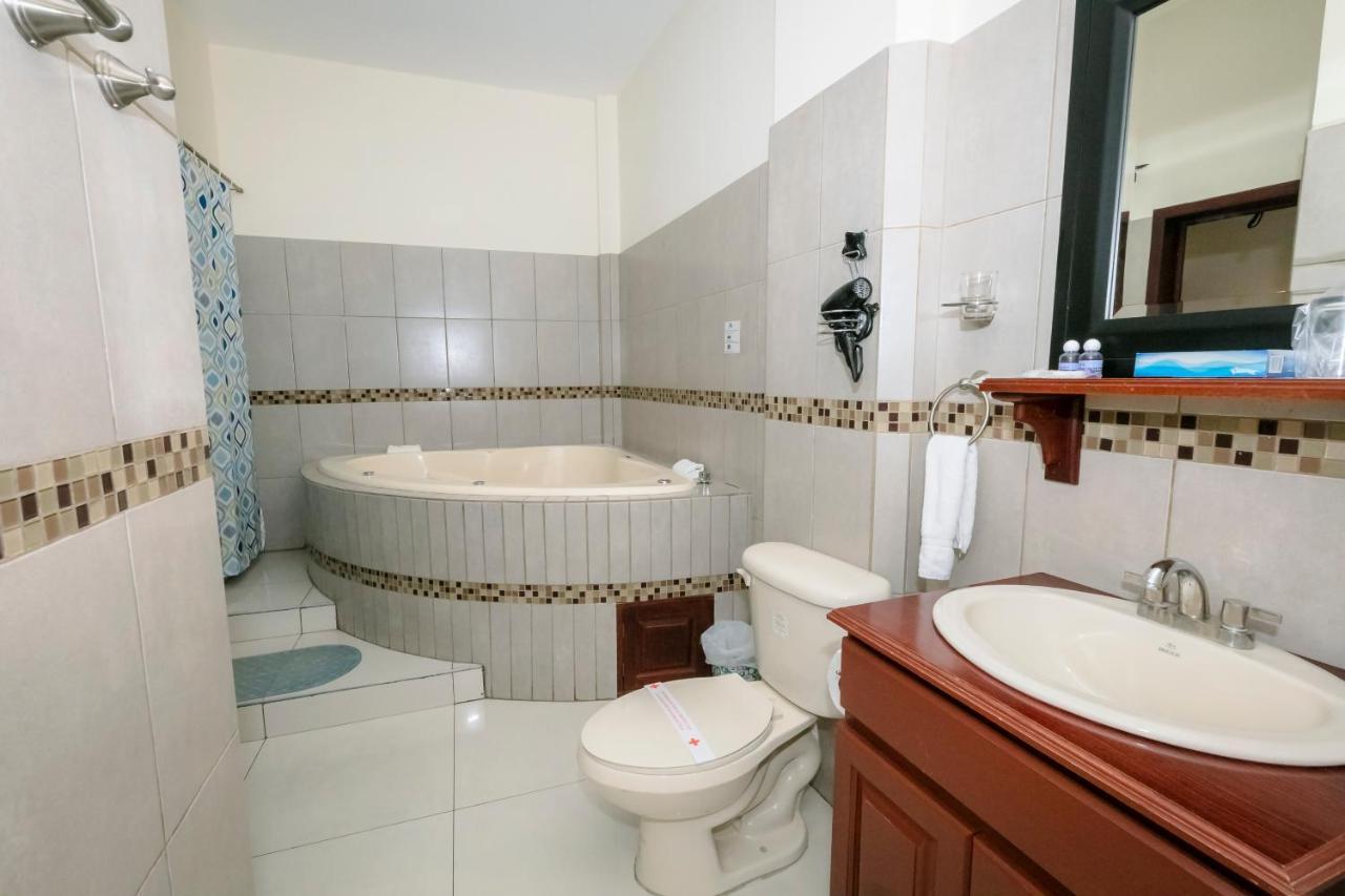Hotel Mediterraneo Inn Santa Rosa de Lima Экстерьер фото