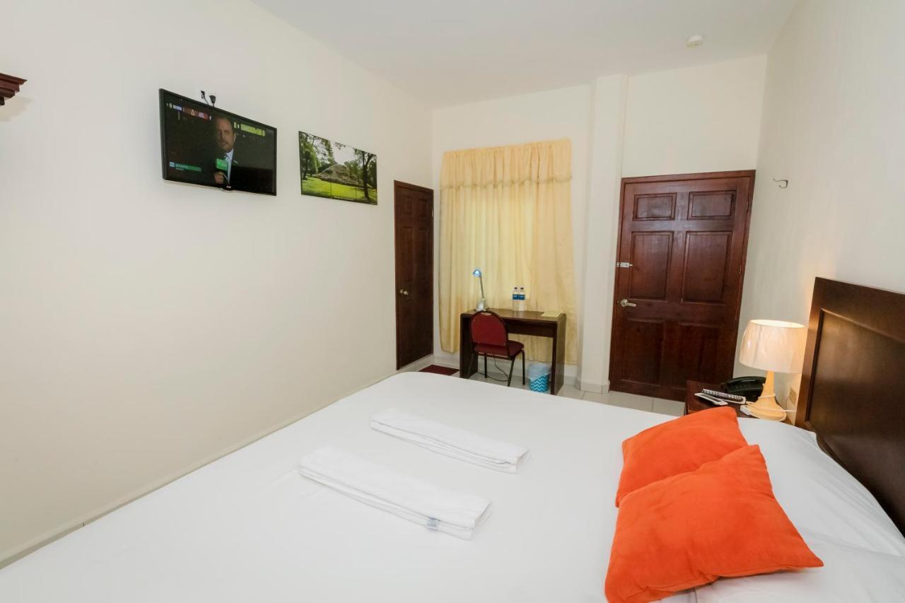 Hotel Mediterraneo Inn Santa Rosa de Lima Экстерьер фото