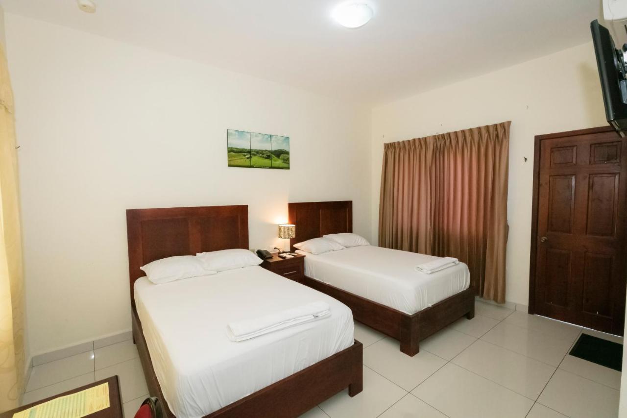 Hotel Mediterraneo Inn Santa Rosa de Lima Экстерьер фото